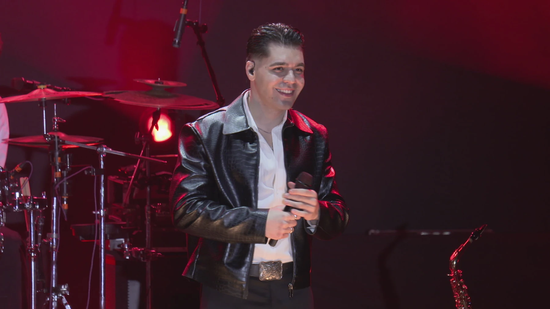 Emir Can İğrek festival performansında
